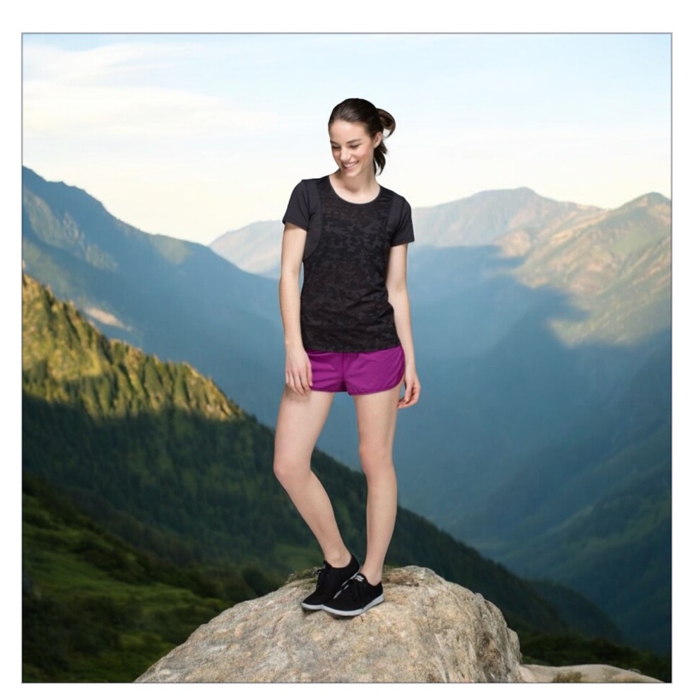 Lululemon Run For Days Short-Regal Plum-Sz 4 EUC💜☀️Anti stink Technology - Picture 1 of 11
